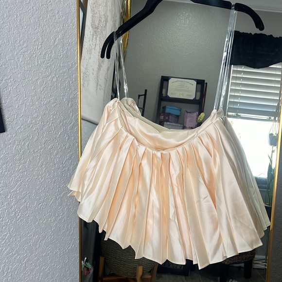 HOUSE OF CB 'Emira' Ivory Pleated Mini Skirt NWOT - Picture 8 of 10